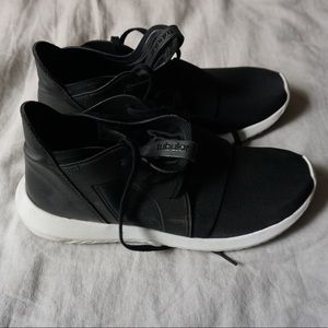 Adidas Tubular sneakers
